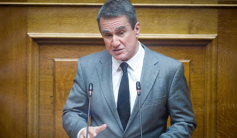 Η περίπτωση Λοβέρδου: Από το «νέο πόλο» στην «πολιτική επιβίωση»