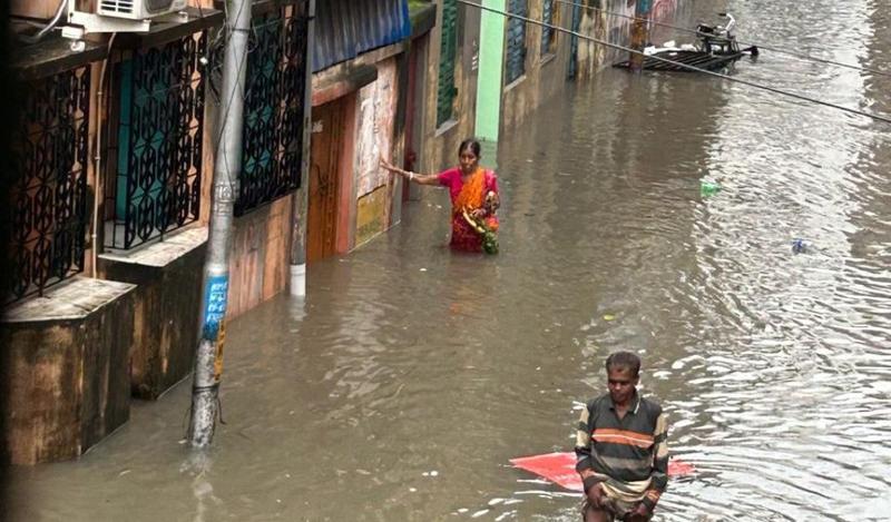 Overnight Rains Inundate Kolkata, At Least Seven Die of Electrocution, CM Blames CESC