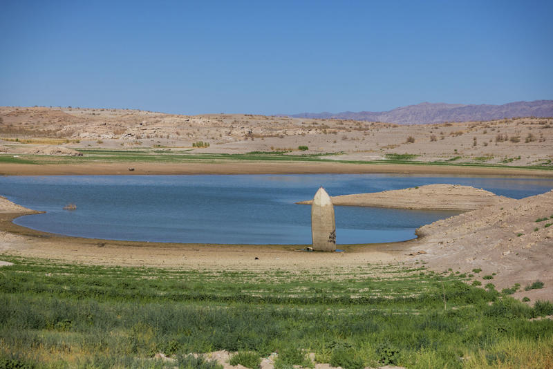 Hundreds illegally camped near America's largest reservoir forced out