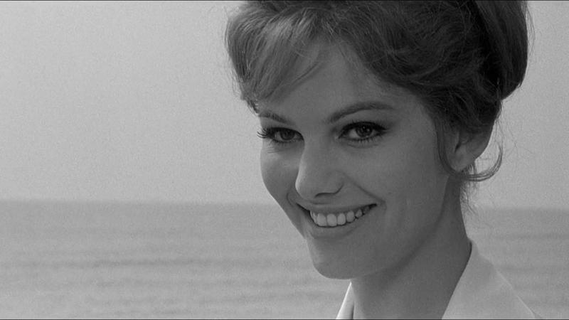 Diva, antidiva, la “grazia” di Fellini. Addio al mito Claudia Cardinale /
