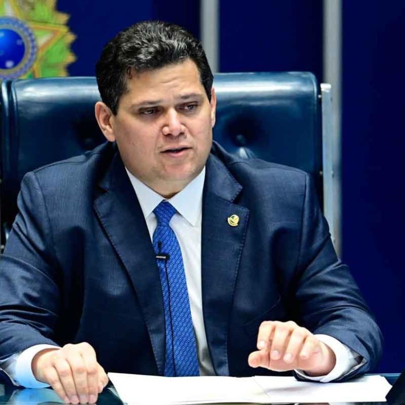 Senado arquiva PEC da Blindagem, mas impasse com o STF persiste