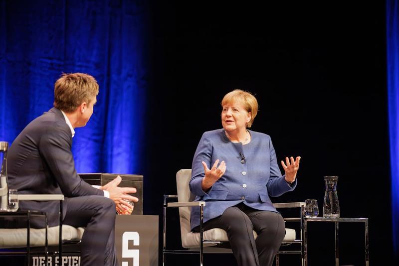 Angela Merkel im Admiralspalast: „Hätte ich Wasserwerfer einsetzen sollen?“