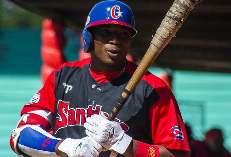 Avispas extienden su racha triunfal en el béisbol cubano (+Foto)