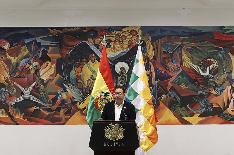 El presidente de Bolivia promulga ley que prohíbe los matrimonios y uniones de menores de dieciocho años