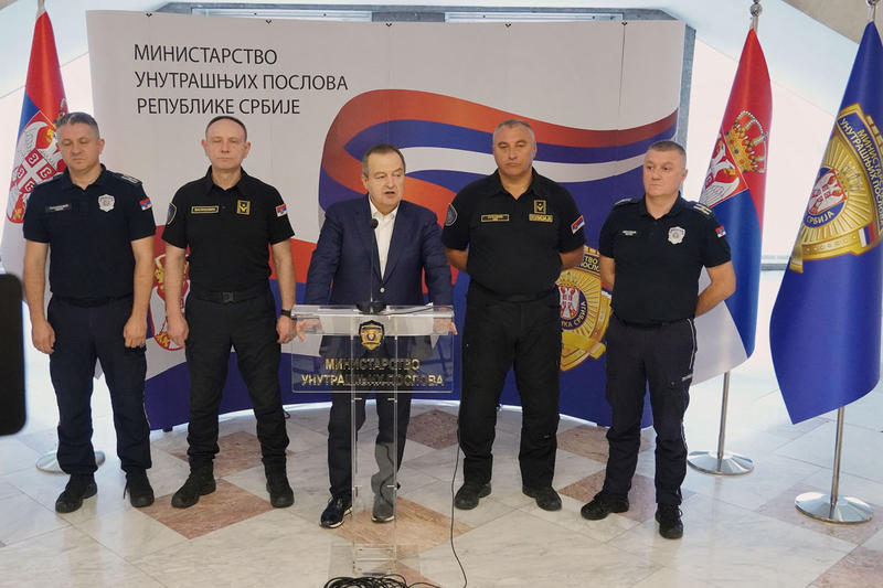 Dijalog u skladištu nestalog oružja