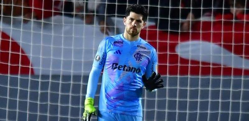 Flamengo vai mal e flerta com queda, mas se safa nos pênaltis