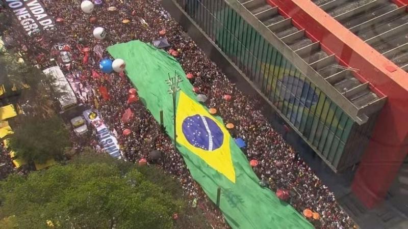 O ronco das ruas, o enterro da PEC da Blindagem e o 8 de janeiro