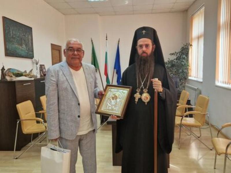 Карнобат днес празнува