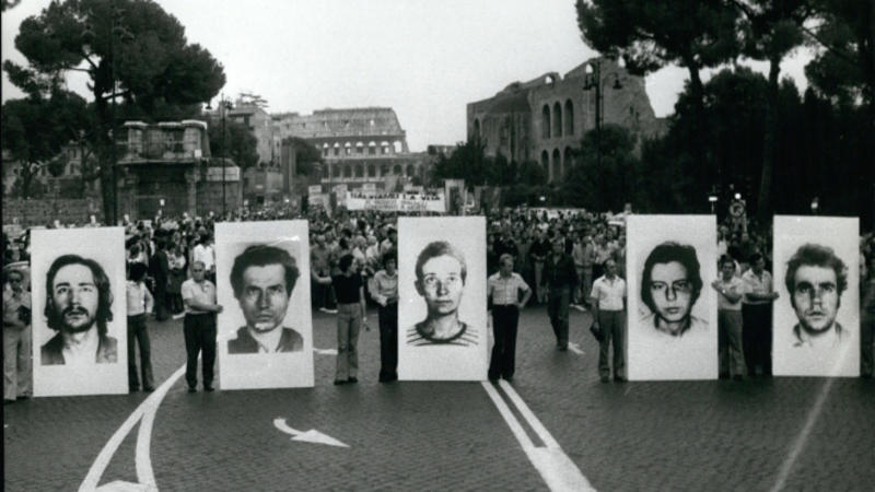 Recuerdo, homenaje, reparación y preguntas