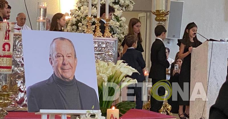 Con lágrimas y recuerdos, despiden a Mauricio Fernández