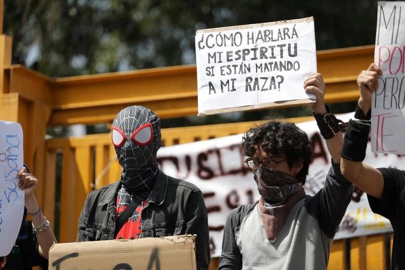 Muerte en la universidad, muere la universidad
