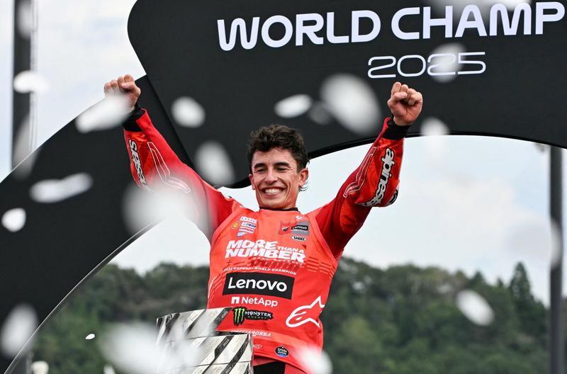 In Giappone vince Bagnaia. Marc Marquez campione del mondo per la nona volta: eguagliato Rossi /