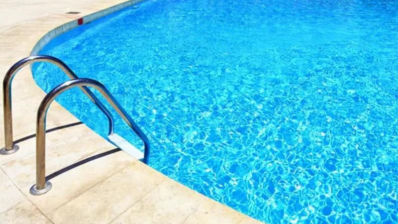 Paestum, il cadavereÂ di un 27enne trovato nellapiscina di un hotel: era nudo