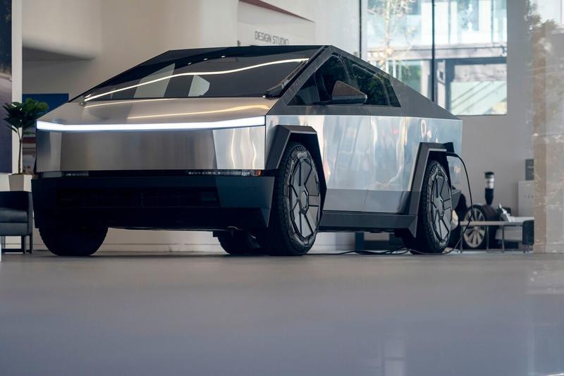Musk and Gates Were Both Wrong on the Future of Trucks