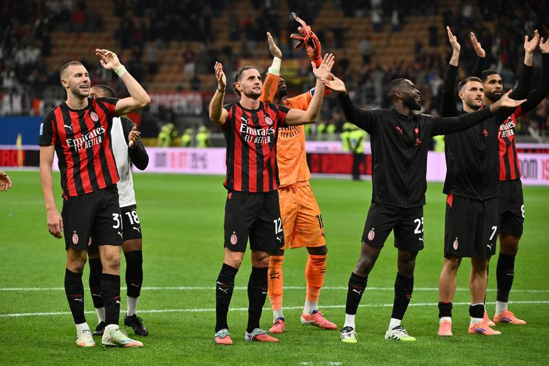Milan-Napoli 2-1, San Siro e il Diavolo ruggiscono: primo posto per i rossoneri