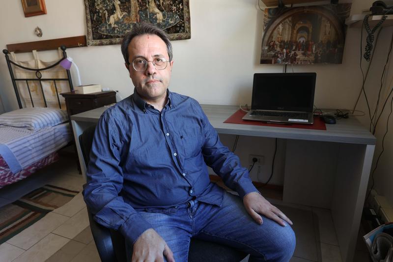 Prof seguito e minacciato dai suoi ex studenti. “Sionista di mer** e fascista, ti massacriamo”
