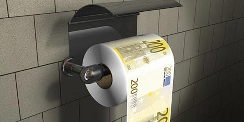 Último país europeo en inversión pública, primero en propaganda y despilfarro