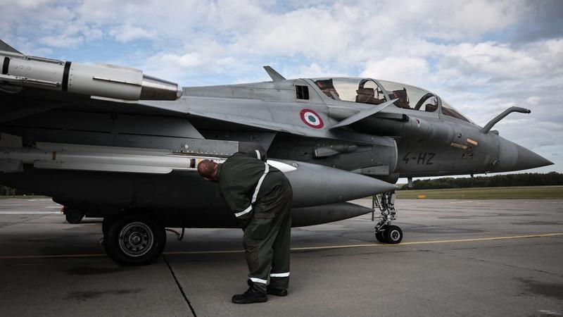 Polens Außenminister Sikorski will russische Kampfjets kurzerhand abschießen lassen