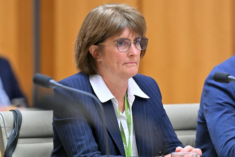 RBA stands pat on interest rates as hopes dim for future cuts