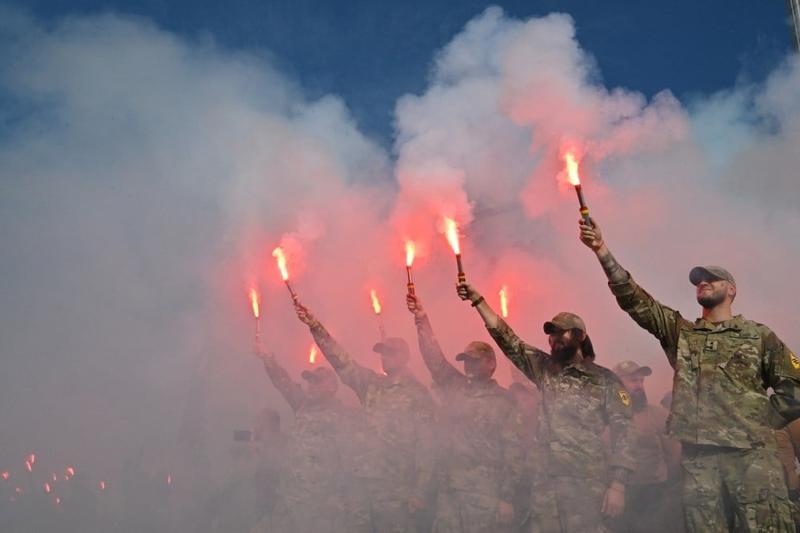 The Controversial Past of Ukraine’s Newest Heroes