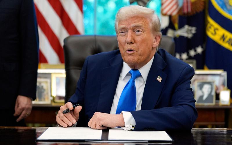 US plans to deport some 400 Iranians in agreement with Tehran