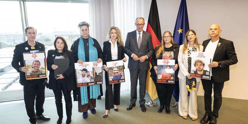 Bundeskanzler trifft Geisel-Angehörige