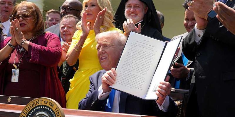 Religious “Liberty” Commission Just Another Buffoonish Trump Reality Show