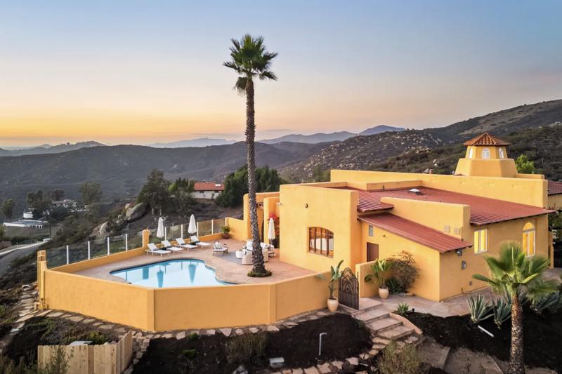 California home built around giant boulder lists for $2 million