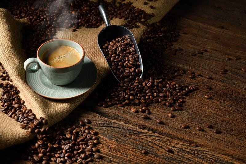 Giornata del caffè: storia, ricette e borghi italiani da vivere come in una serie tv