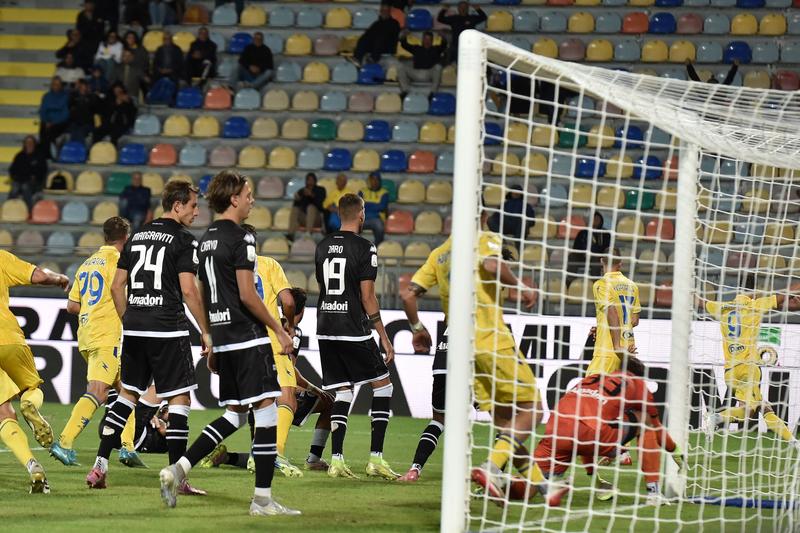 Il Cesena crolla a Frosinone: primo ko. Ciervo non basta a riaprire i giochi