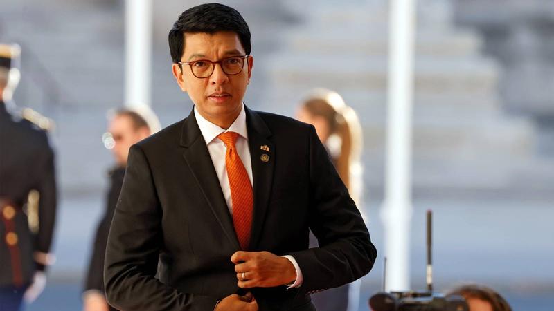 Predsednik Madagaskara pod pritskom protesta raspustio vladu
