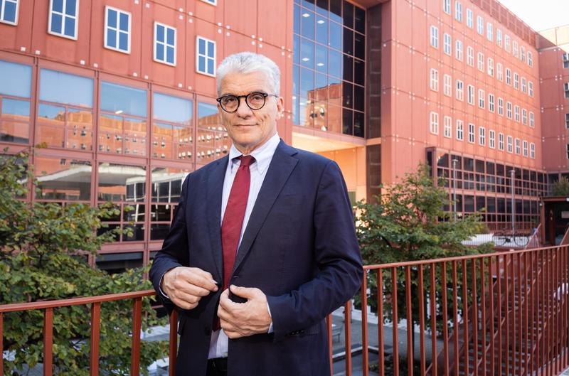 Marco Orlandi, il rettore in cattedra: “Continuo a insegnare per sentire il polso della mia università”