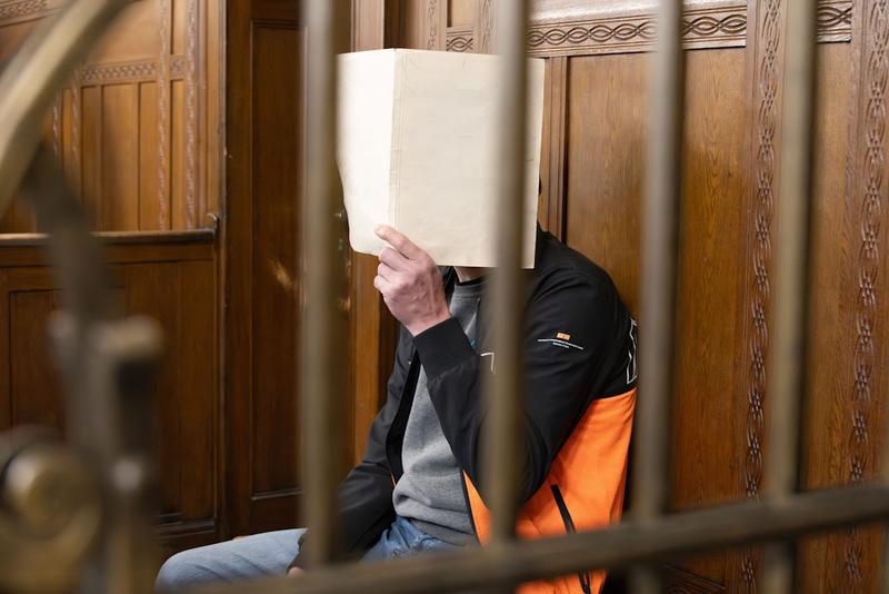 Tote Freundin durch Moabit kutschiert: Dieser Mann soll seine Freundin erdrosselt haben