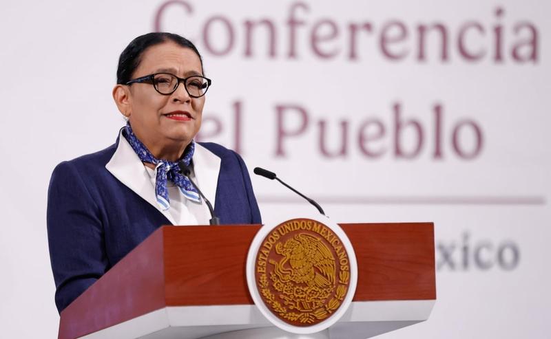 Rosa Icela evitó “beso del diablo Adán”
