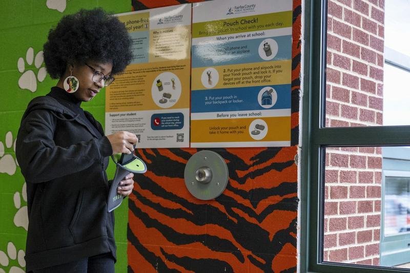 Many US states are rethinking how students use cellphones − but digital tech still has a place in the classroom