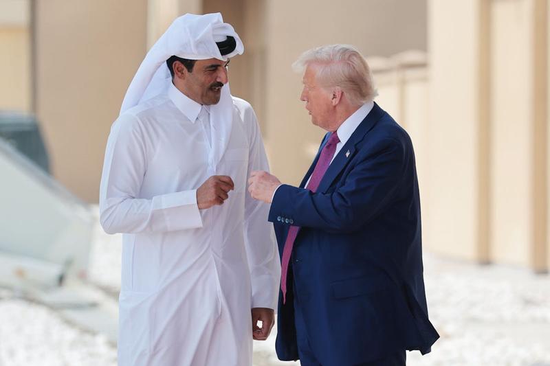 MAGA Loses It as Trump Signs Order Vowing to Defend Qatar