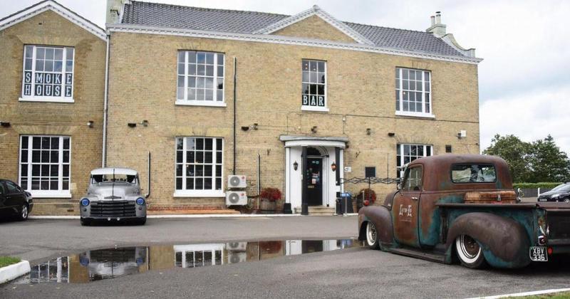 Neighbours complain about 'thoughtless' parking at award-winning restaurant