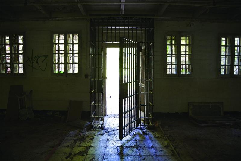 Piano carceri: come svuotare l’oceano con un cucchiaino