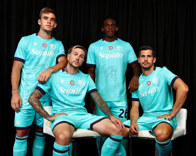 Bologna Fc, ecco la nuova terza maglia 2025/26: Nettuno è il protagonista