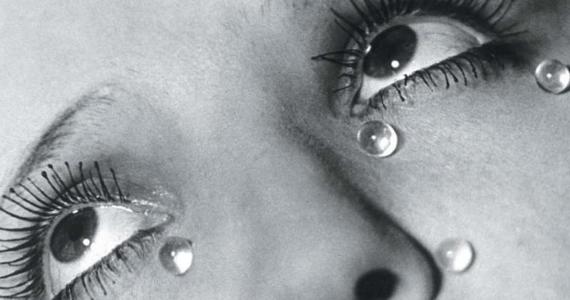 Man Ray, la luce chiusa in una lacrima: il rivoluzionario della fotografia