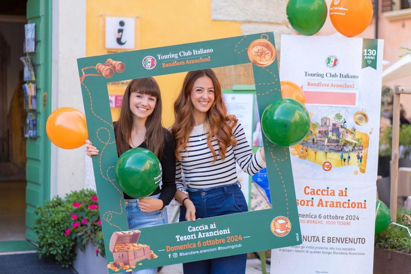 Caccia ai Tesori Arancioni 2025 col Touring Club: guida ai borghi dove giocare, regione per regione