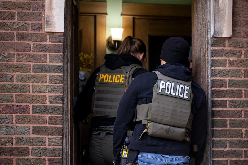 ICE Zip-Ties Children in Horrific Raid on Chicago Apartment Building