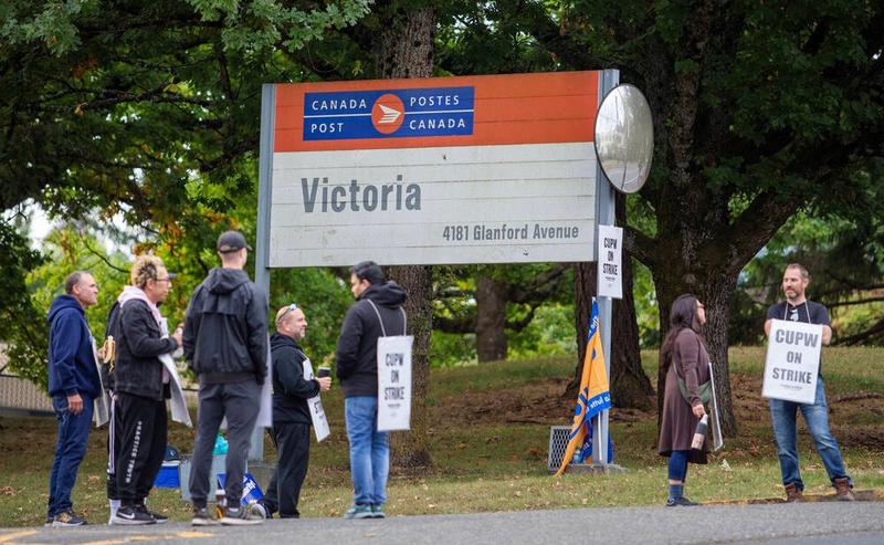 Letters Oct. 2: Trump's dome not needed here; Canada Post strike