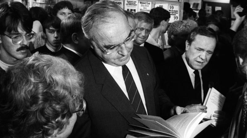 Die Moral der „Gechichte“ oder wie Helmut Kohl einmal einen linken Verlag rettete