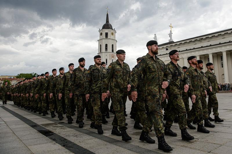 Ist das wiedervereinte Deutschland erneut auf dem Kriegspfad?