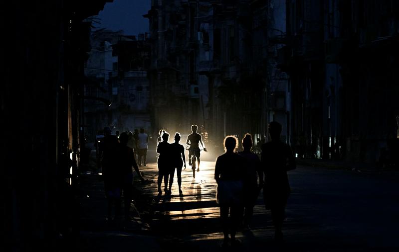 Cuba’s leaders see their options dim amid blackouts and a shrinking economy