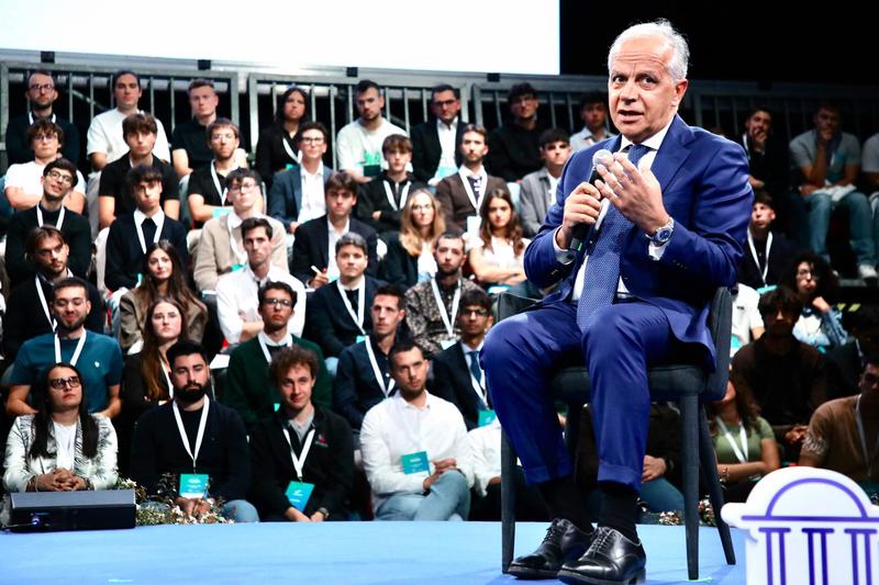 Affondo di Piantedosi sulla Cgil: “Voleva la rivolta sociale, ringrazio le forze dell’ordine”