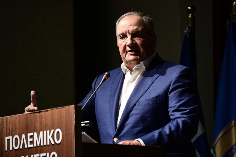 Κώστας Καραμανλής: Γάντι