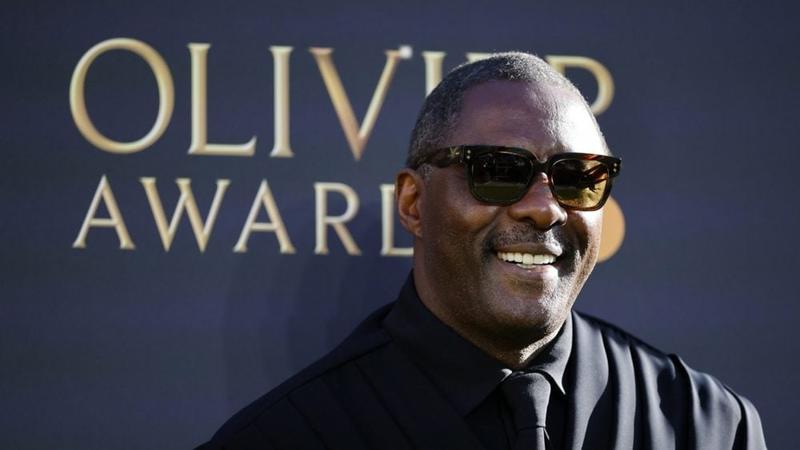 Idris Elba ulazi u istoriju jer u istoj godini glumi premijera i predsednika