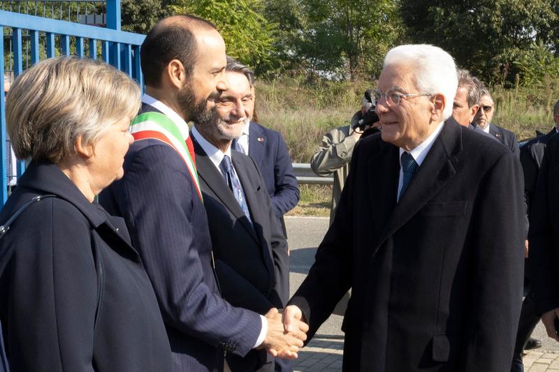 Mattarella visita il Centro di adroterapia oncologica di Pavia: “La vita e la salute sono le vere alternative”